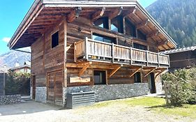 Chalet le petit Nicolas, jacuzzi, vue Mont Blanc